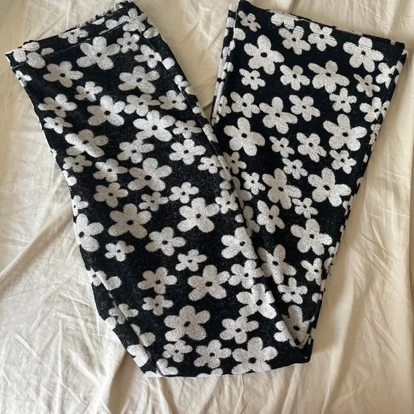 Sundae School B&W Flower Bomb Terry Pant - Picture 3 of 3